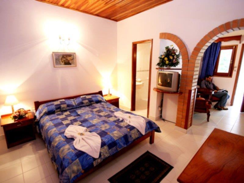 Hotel Portal Del Sol Асунсьон Экстерьер фото